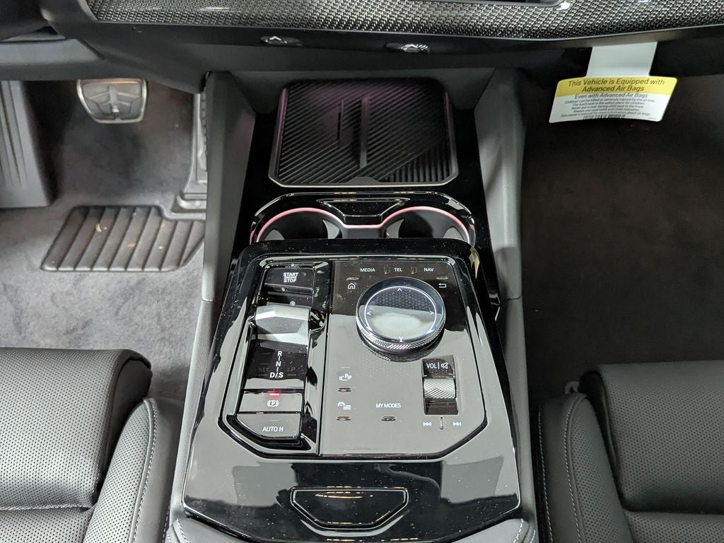 2027 BMW 550e Base