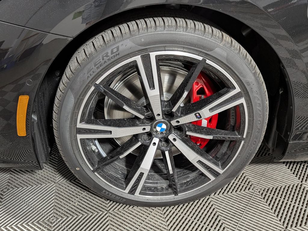 2027 BMW 550e Base