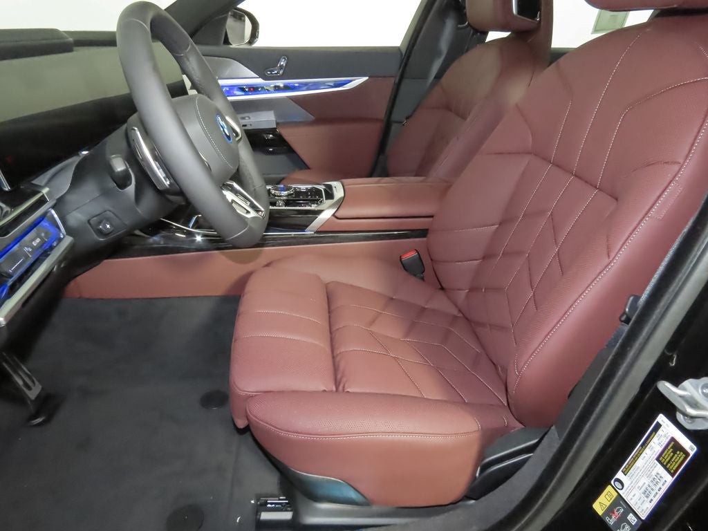 2025 BMW 7 Series 750e xDrive