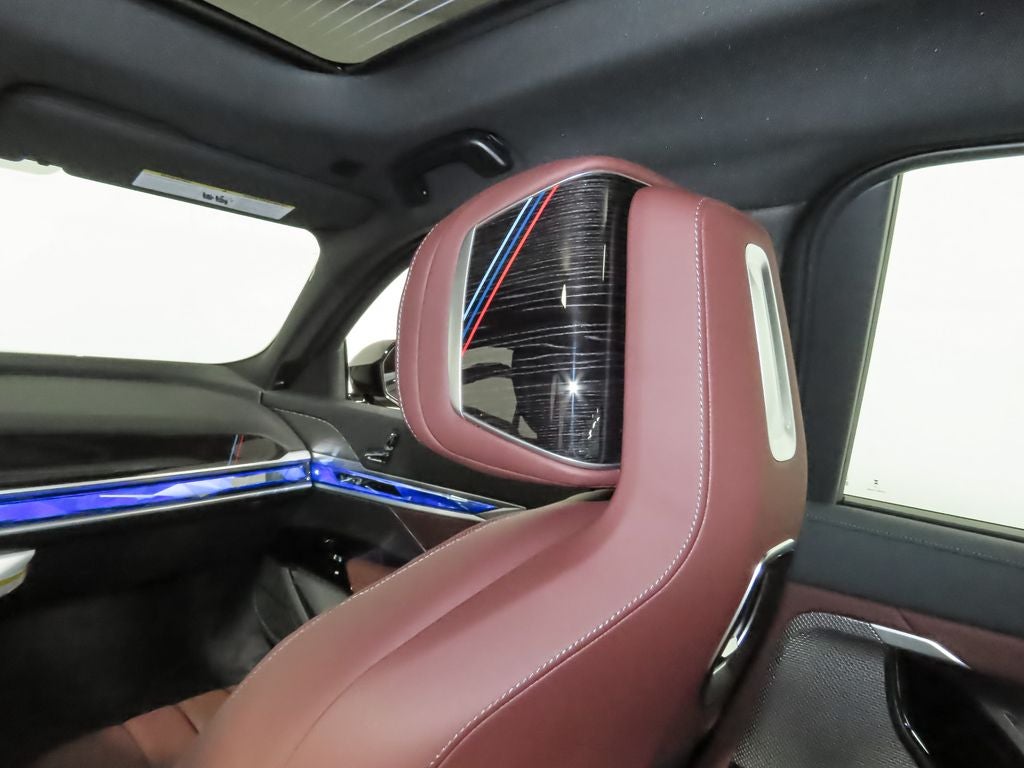 2025 BMW 7 Series 750e xDrive