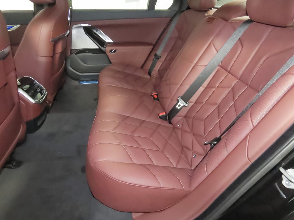 2025 BMW 7 Series 750e xDrive