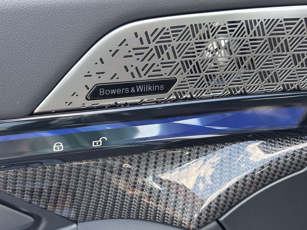 2027 BMW M5 Base