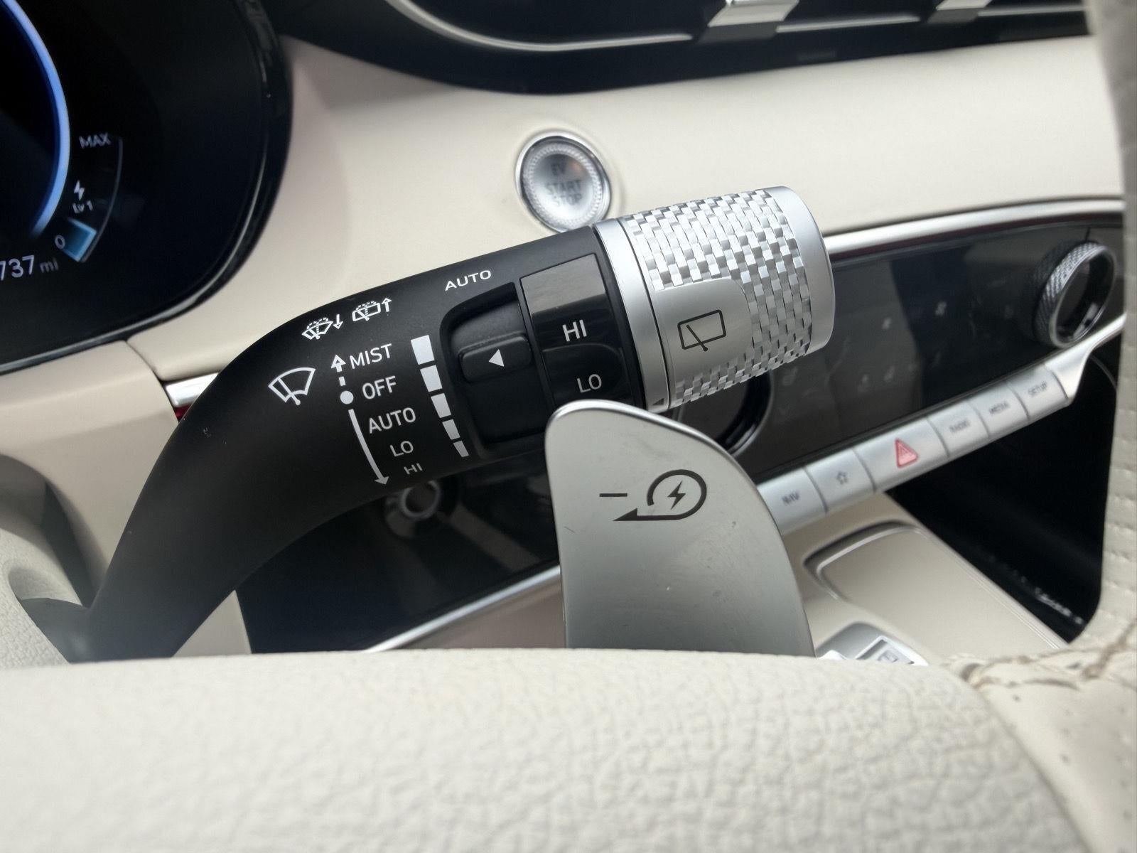 2025 Genesis Electrified GV70 Advanced
