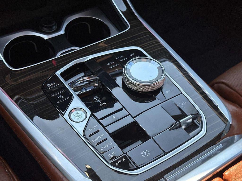 2023 BMW X7 M60i