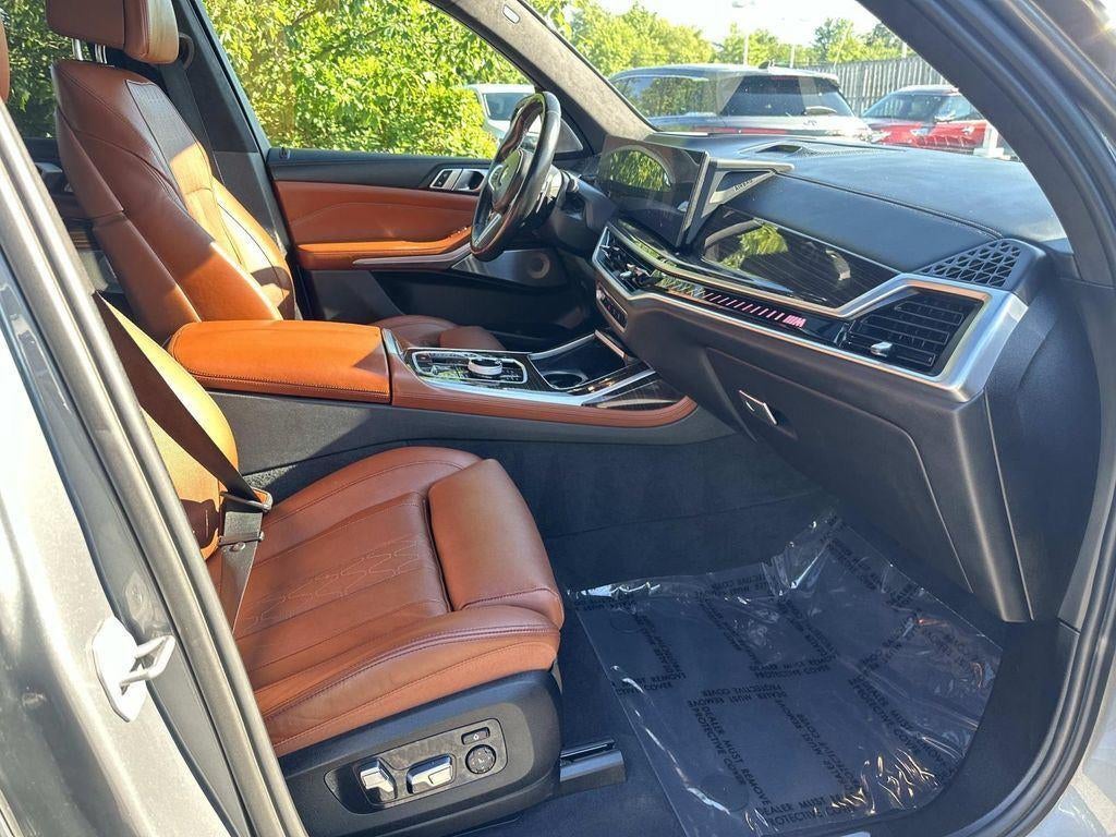 2023 BMW X7 M60i