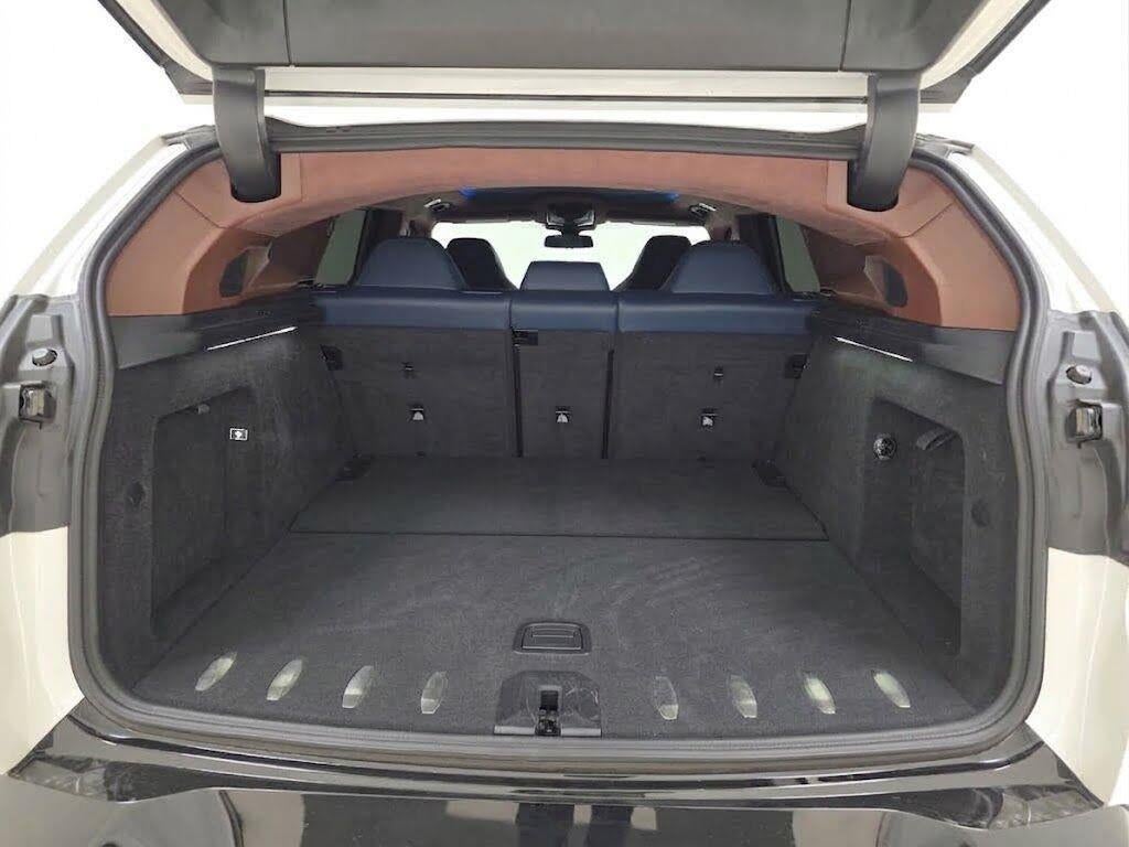 2023 BMW XM Base