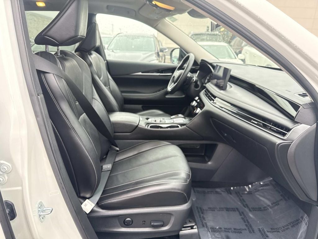 2025 INFINITI QX60 PURE