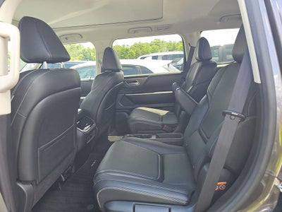 2025 INFINITI QX80 PURE