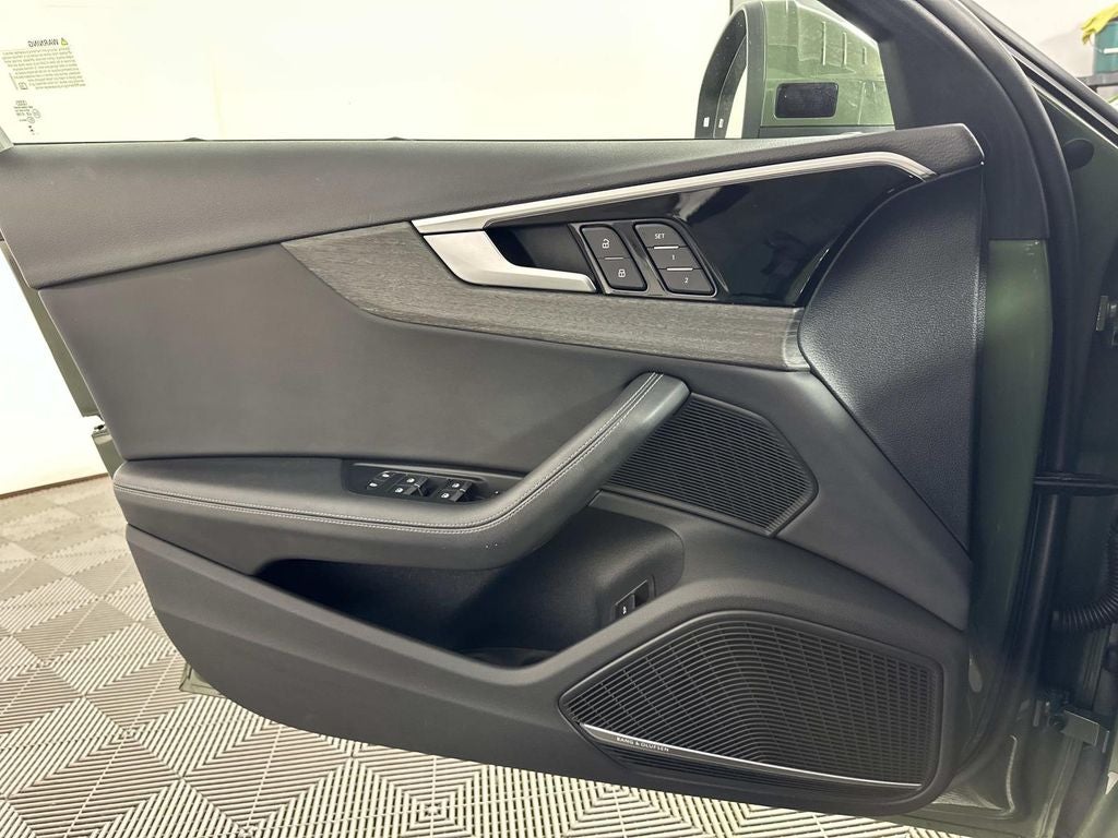 2023 Audi A4 45 S line Premium Plus quattro
