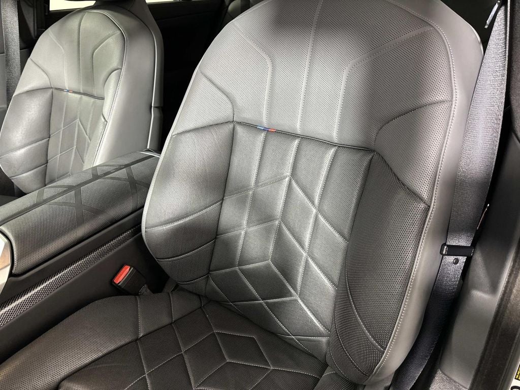 2023 BMW 7 Series 740i