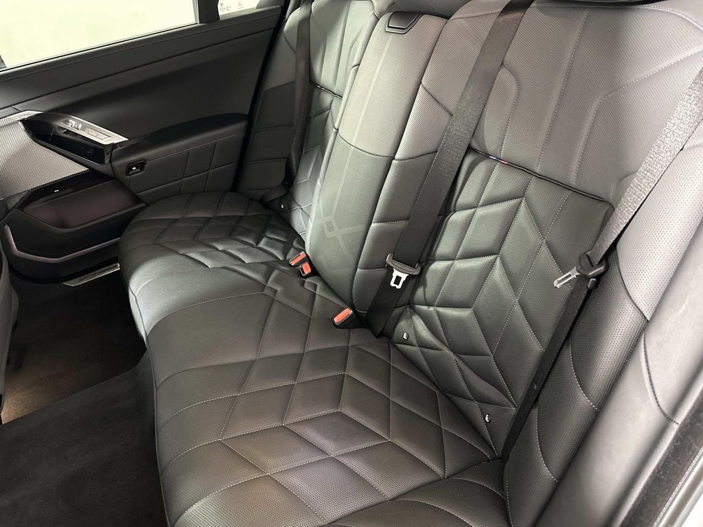 2023 BMW 7 Series 740i