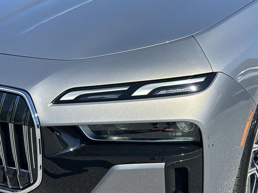 2023 BMW 7 Series 740i