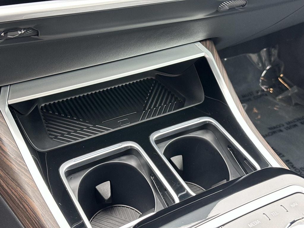 2023 BMW 7 Series 740i
