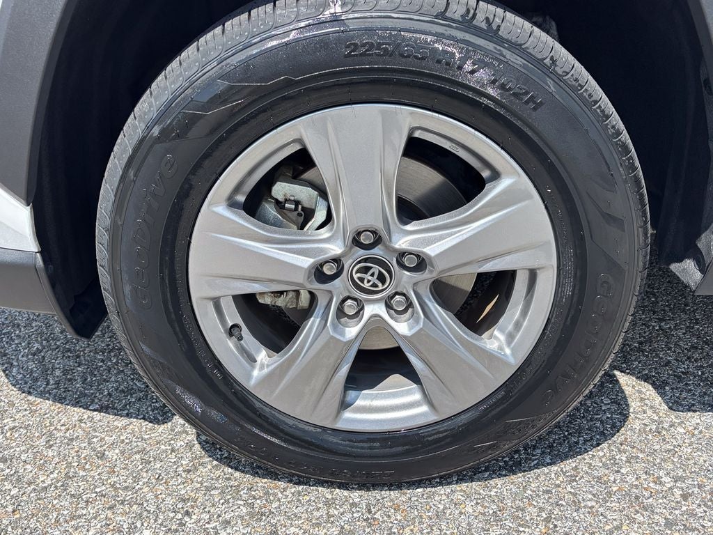 2025 Toyota RAV4 Hybrid LE