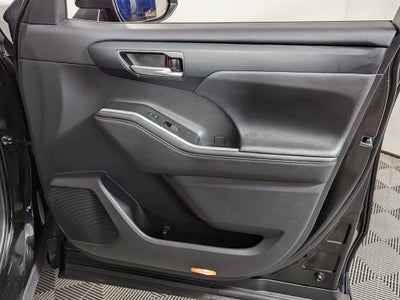 2023 Toyota Highlander Hybrid Bronze Edition