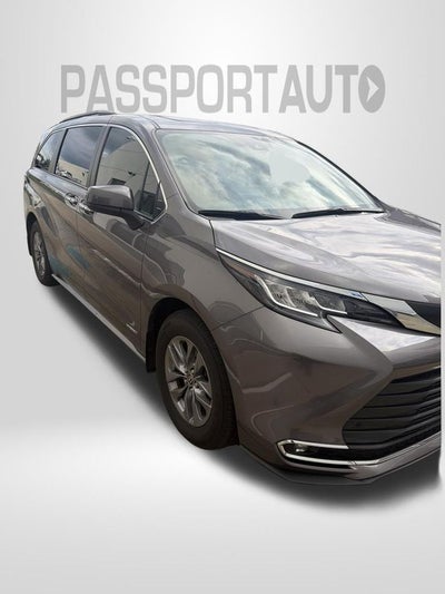 2021 Toyota Sienna XLE 8 Passenger