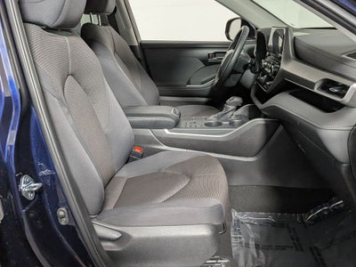 2025 Toyota Highlander LE