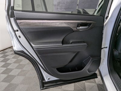 2023 Toyota Highlander Platinum