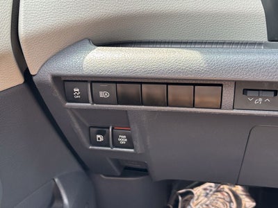 2022 Toyota Sienna LE 8 Passenger