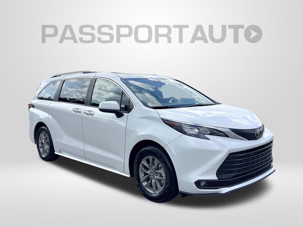 2026 Toyota Sienna XLE 8 Passenger