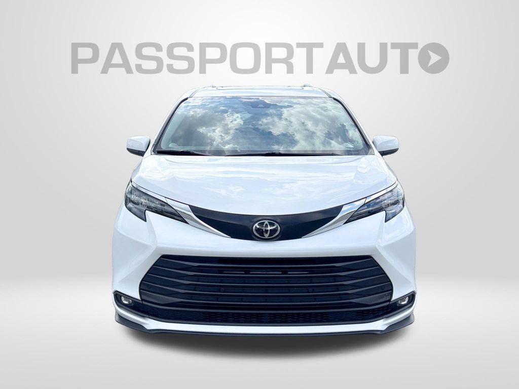 2026 Toyota Sienna XLE 8 Passenger