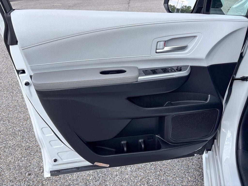 2026 Toyota Sienna XLE 8 Passenger