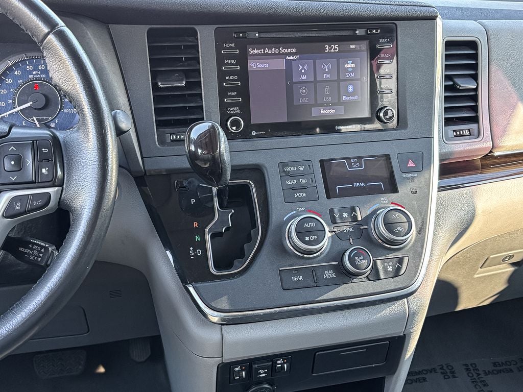 2019 Toyota Sienna XLE 8 Passenger