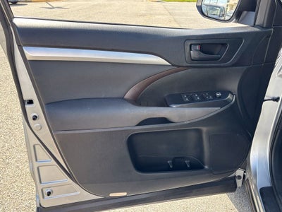 2016 Toyota Highlander LE