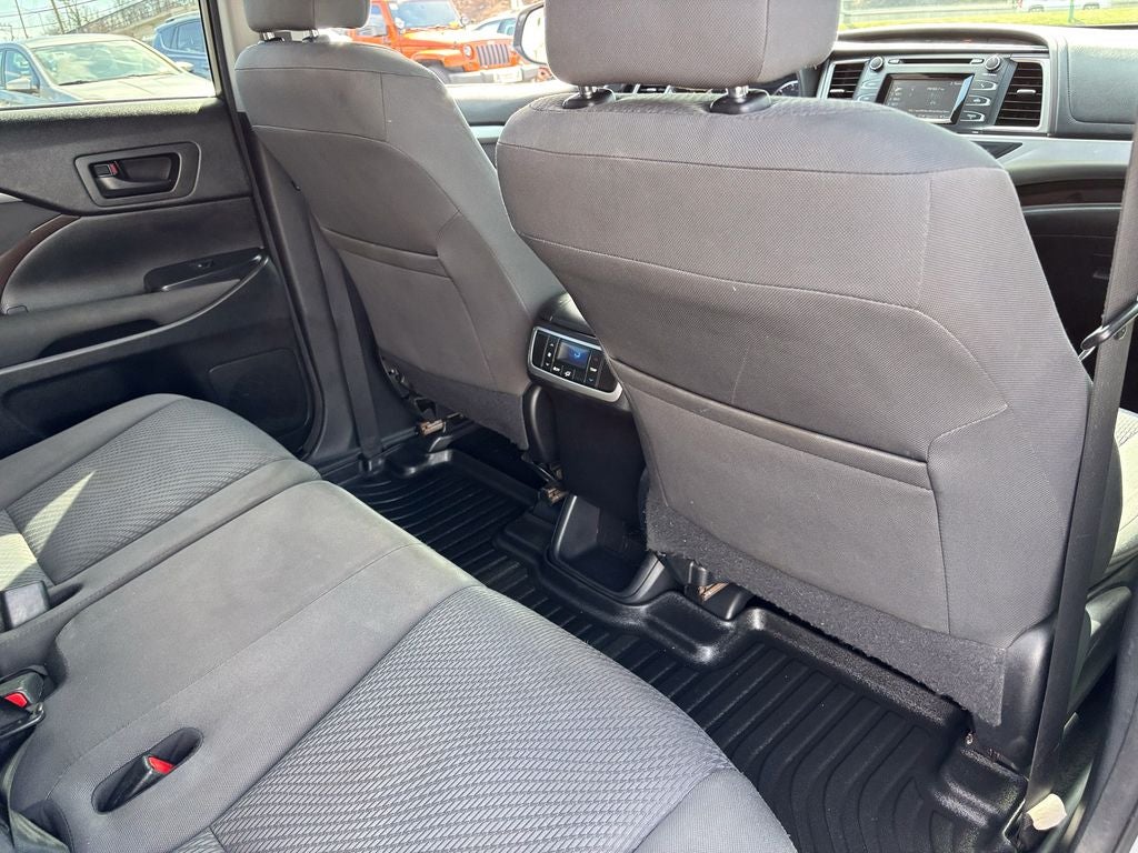 2016 Toyota Highlander LE