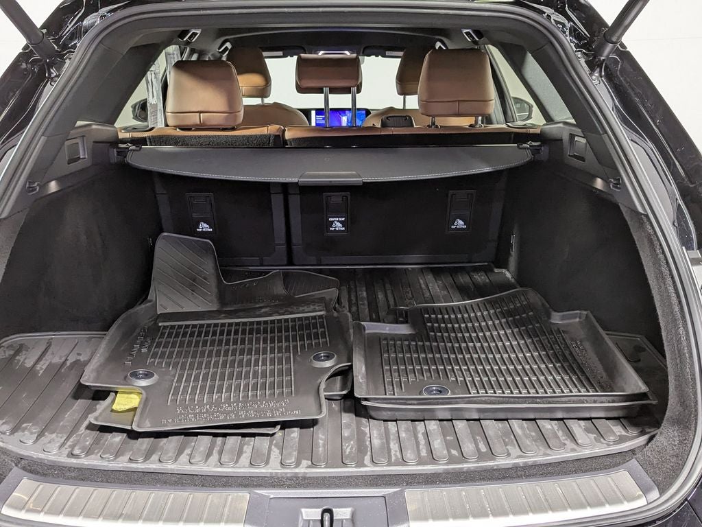 2025 Toyota Crown Signia XLE