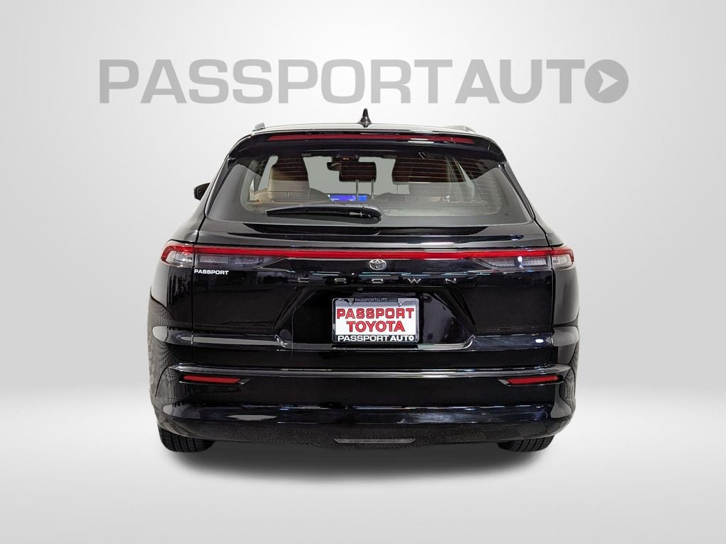 2025 Toyota Crown Signia XLE