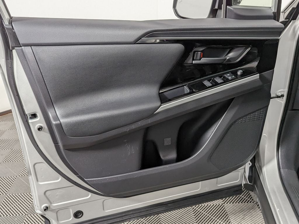 2024 Toyota bZ4X XLE